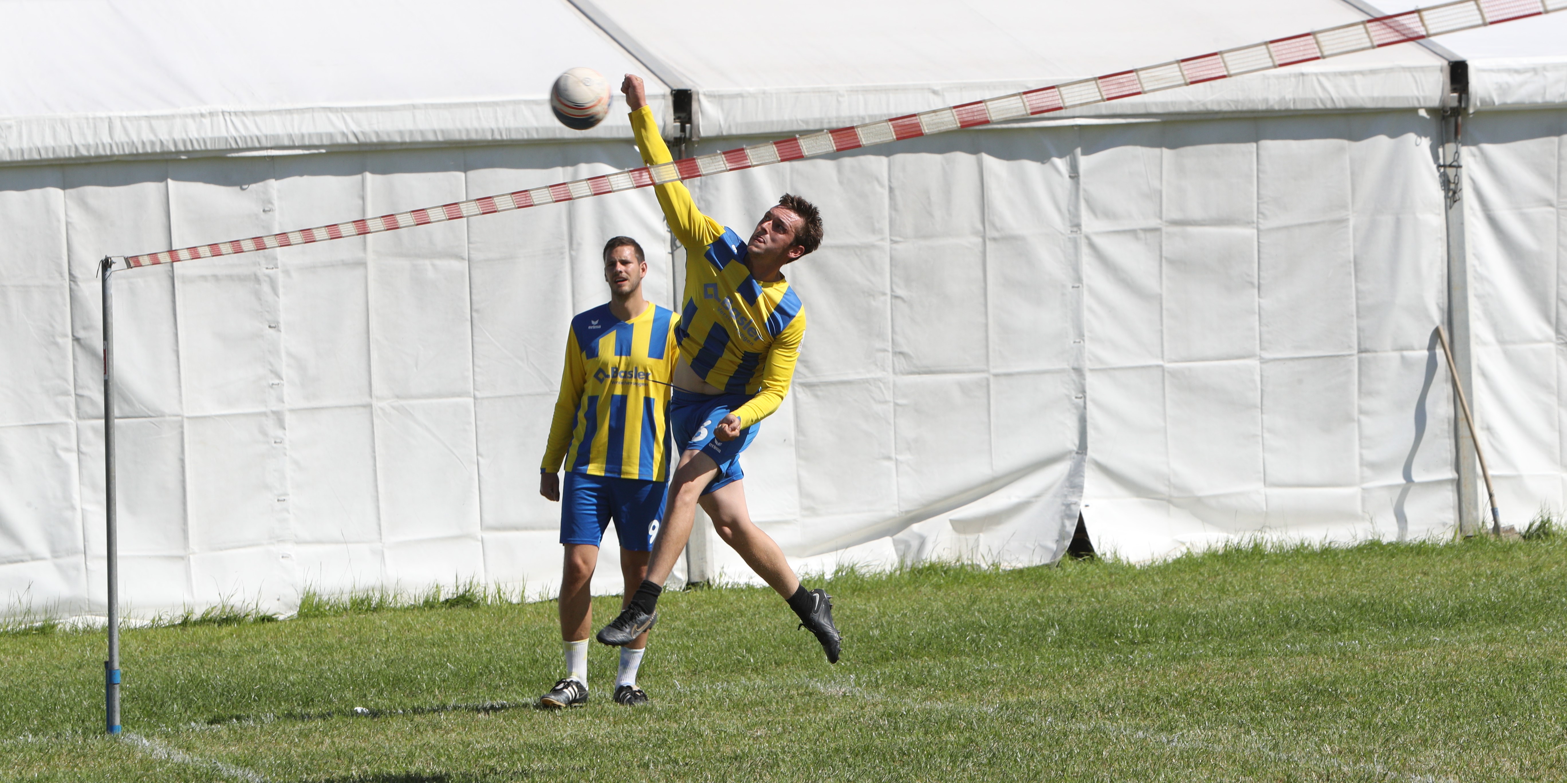 Faustball zugeschnitten